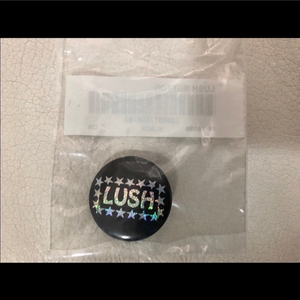 Supreme®️ Lush Button - Picture 5 of 5